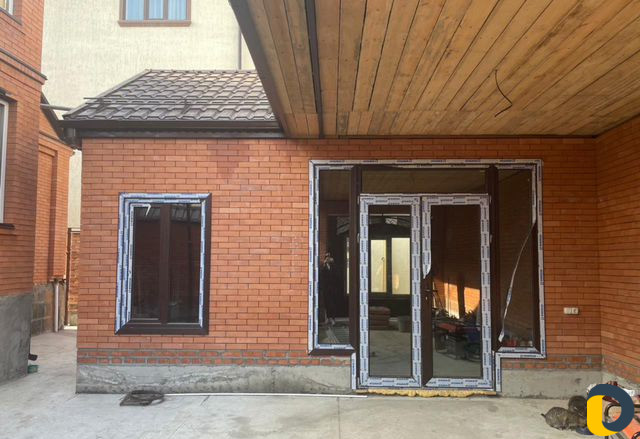 Алюминиевые пластиковые окна двери витражи