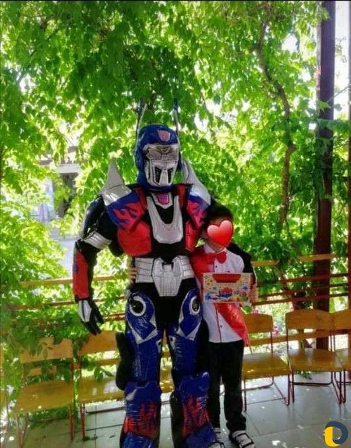 Аниматорные костюмы куклы лол и робота трансформер