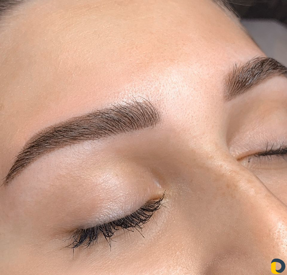 Аппаратное пудровое напыление бровей