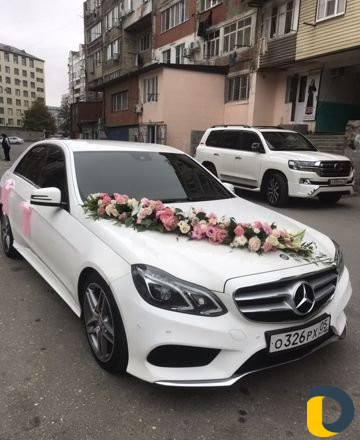 Аренда авто с водителем Мерседес w212 E класс а та
