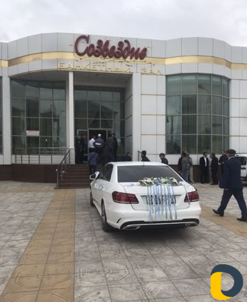 Аренда авто с водителем Мерседес w212 E класс а та