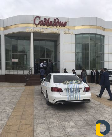Аренда авто с водителем Мерседес w212 E класса