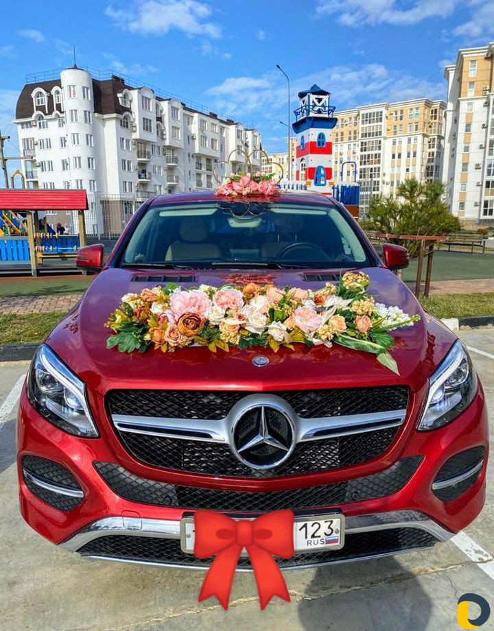 Аренда автомобиля для свадеб, встреч и фотосессий