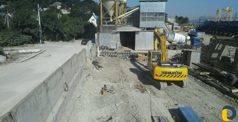 Аренда экскаватора гусеничного Komatsu 20т., 1м3