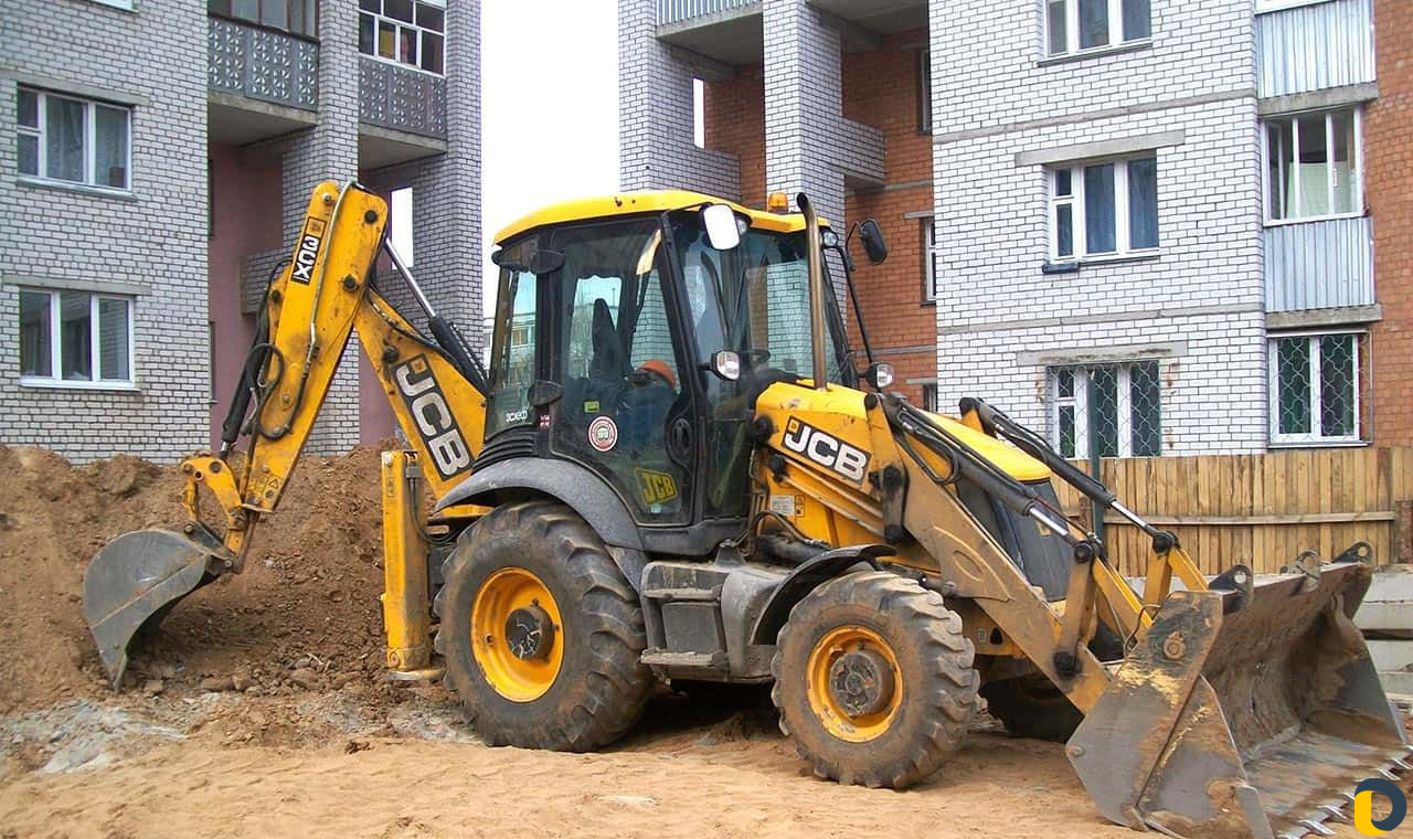 Аренда экскаватора-погрузчика (есть ямобур)