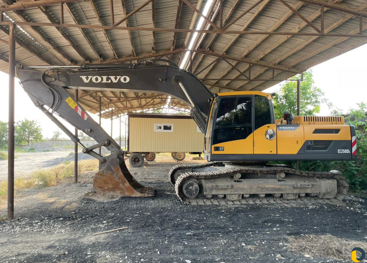 Аренда гусеничного экскаватора