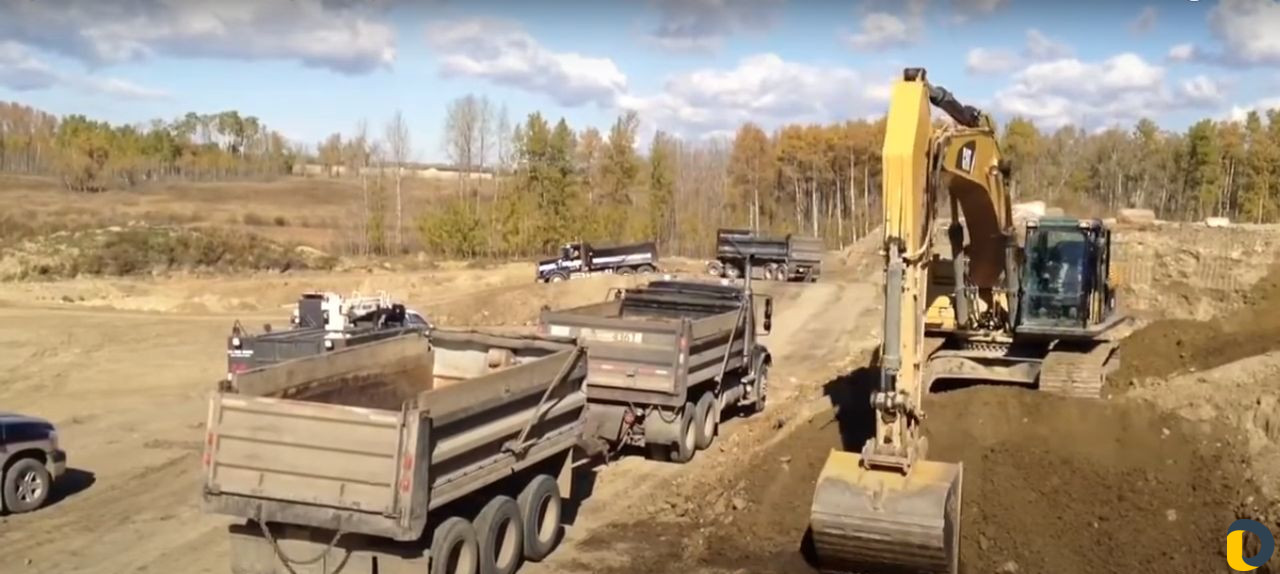Аренда гусеничного полноповоротного экскаватора