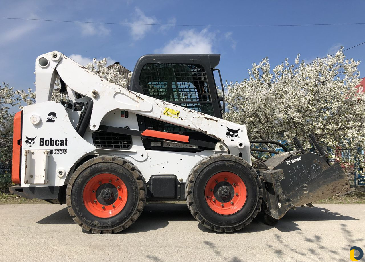 Аренда минипогрузчика бобкет