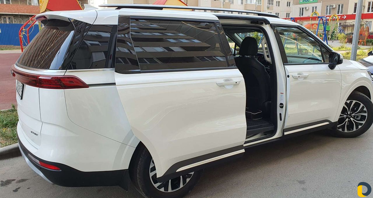 Аренда прокат минивэнов без водителя Kia Karnival