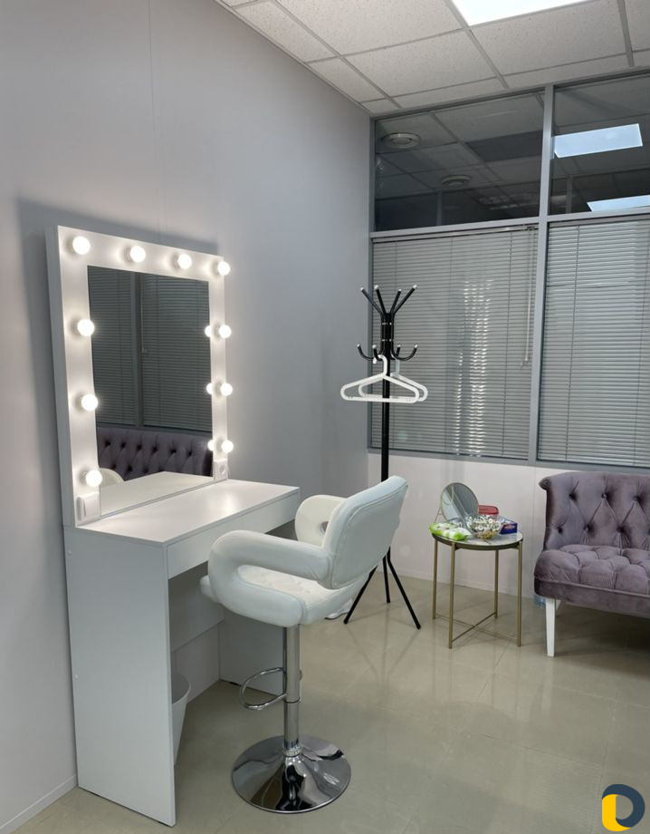 Аренда рабочего места бровиста, визажиста, стилист