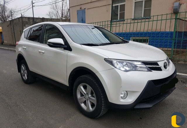 Аренда Toyota RAV4 с водителем