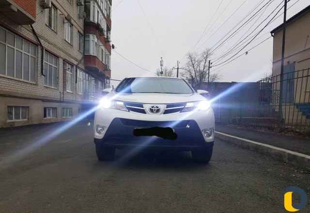 Аренда Toyota RAV4 с водителем