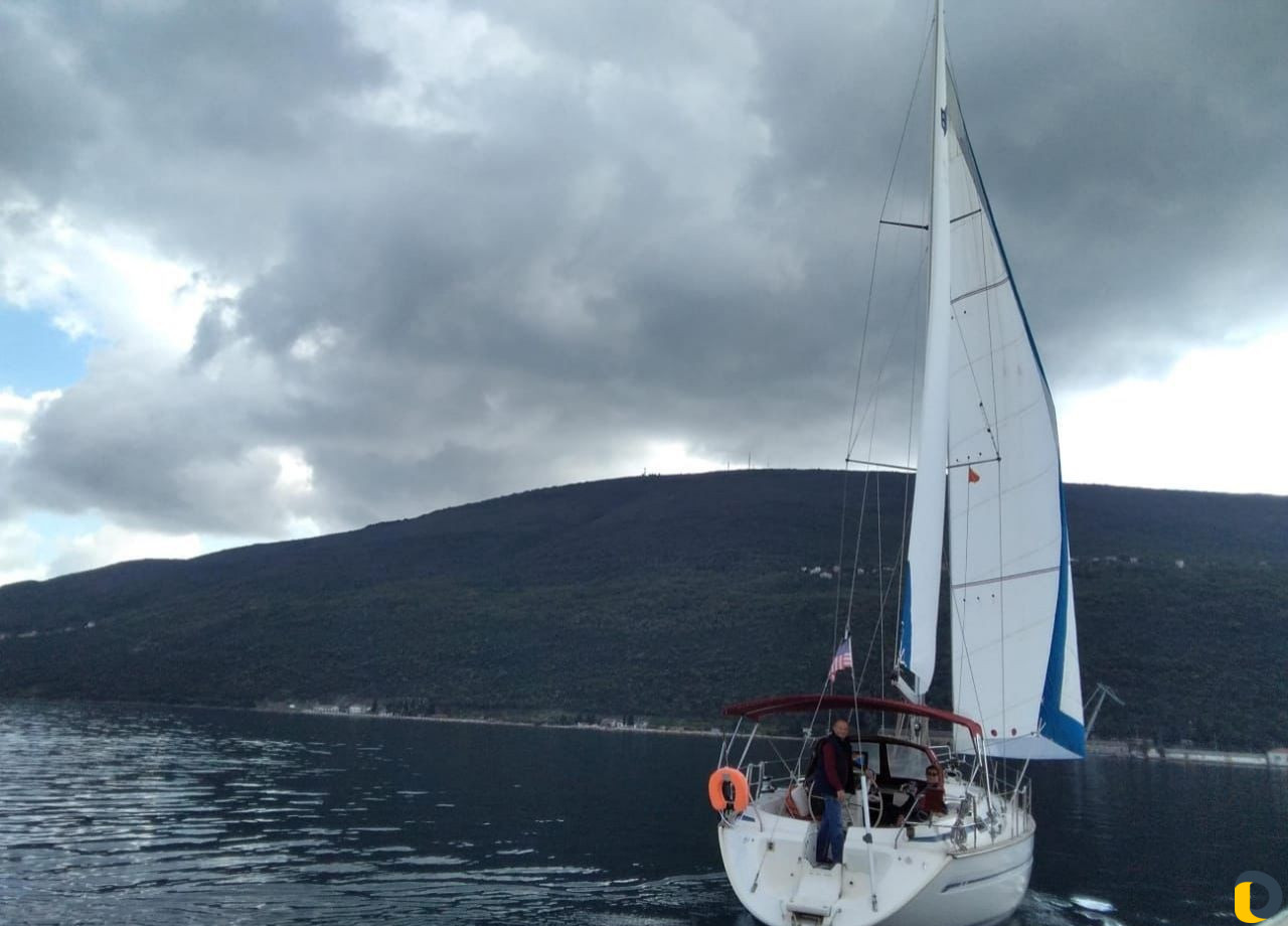 Аренды яхты Bavaria 42 в Сочи