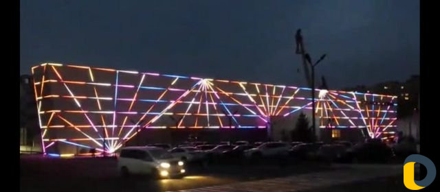 Архитектурная подсветка зданий из камня. Медиафаса