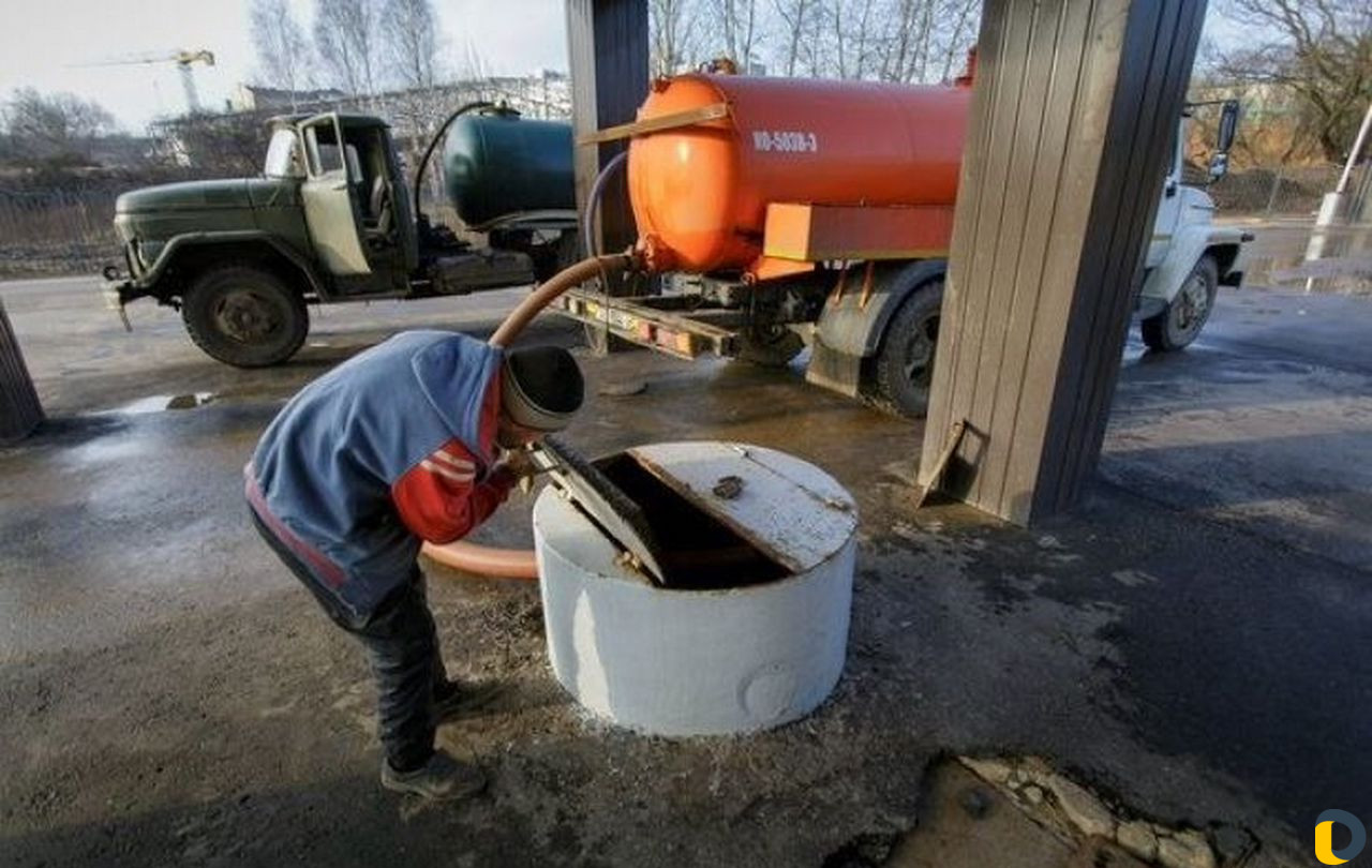 Ассенизатор. Услуги по откачке всего жидкого