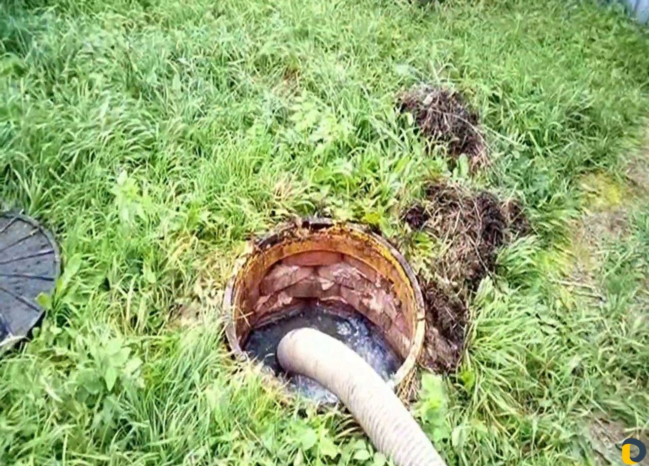 Ассенизаторская машина. Откачка септика и отходов