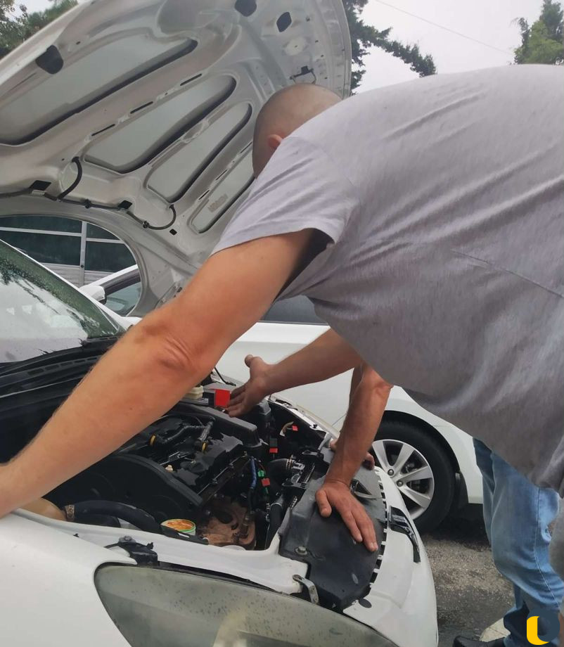 Автопомощь на дороге Автомеханик на выезд Автоэлек
