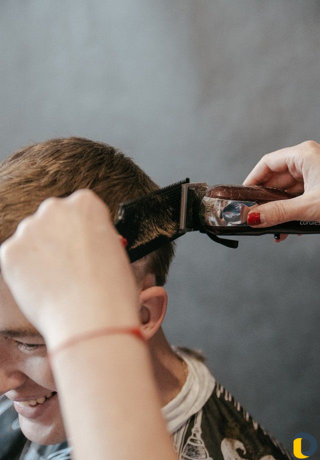 Барбер, мужской парикмахер