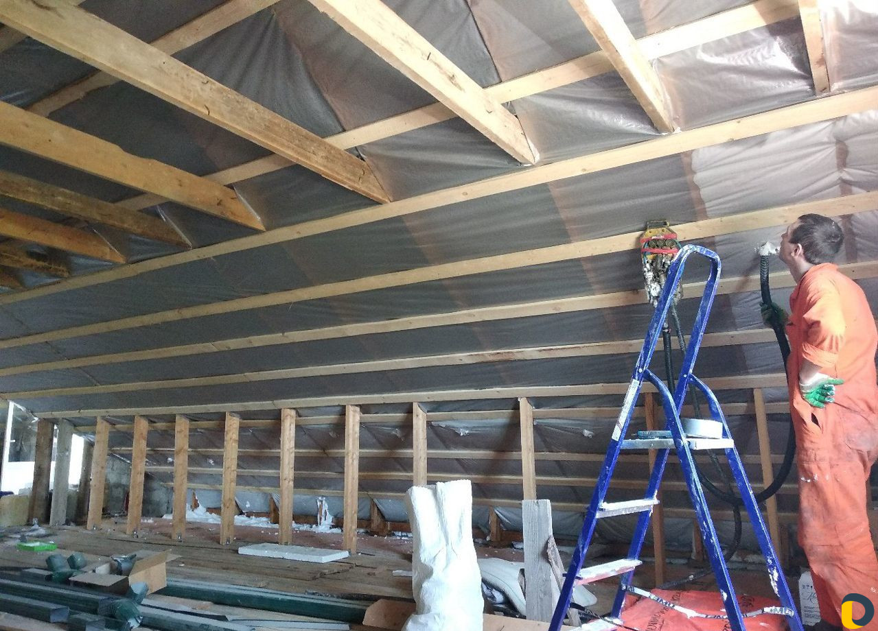 Бесшовное утепление Пеноизолом (Жидкий пенопласт)