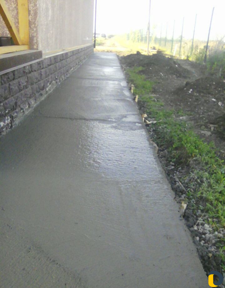 Бетонирование дворов, отмосток