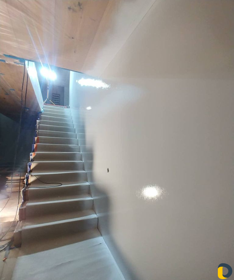 Безвоздушная покраска стен и потолков