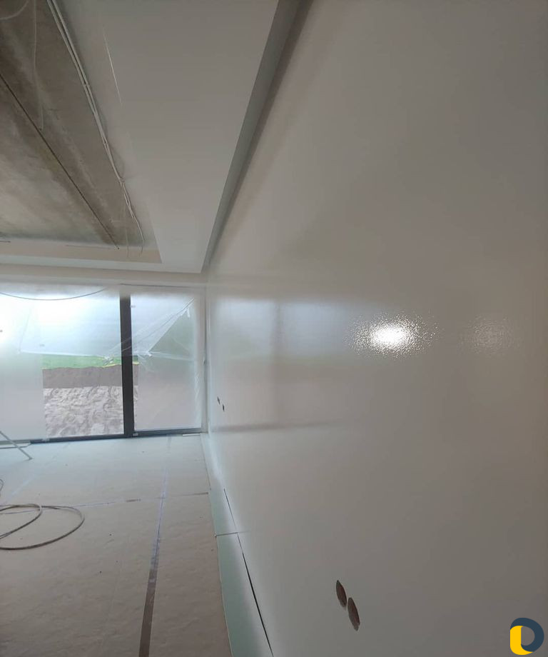 Безвоздушная покраска стен и потолков