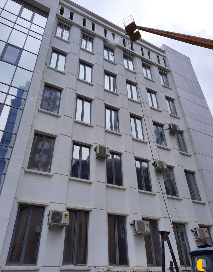 Безвоздушная покраска стен потолков заборов и крыш
