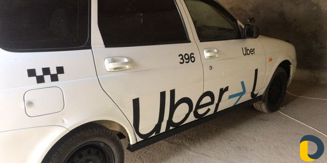 Брендирование авто убер Яндекс. Золотая корона