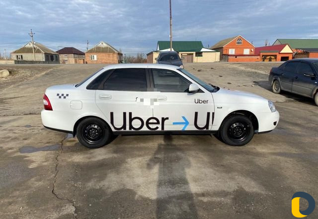Брендирование авто убер Яндекс. Золотая корона