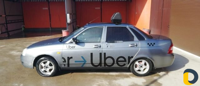 Брендирование авто убер Яндекс. Золотая корона