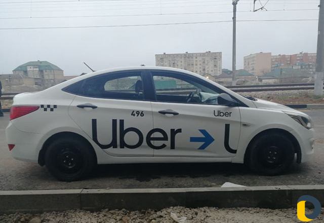 Брендирование машины Uber
