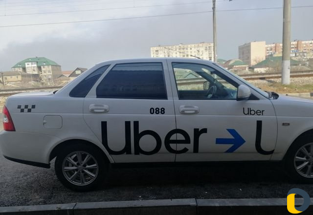 Брендирование машины Uber