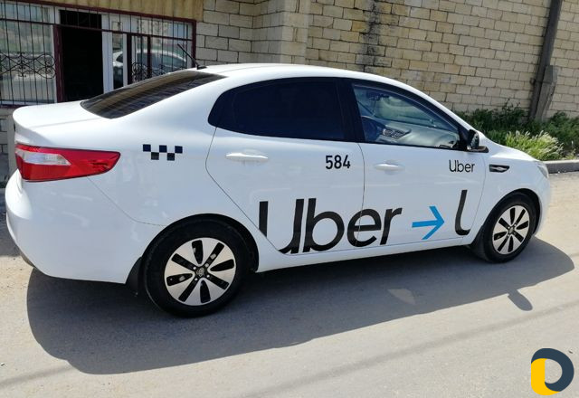 Брендирование машины Uber