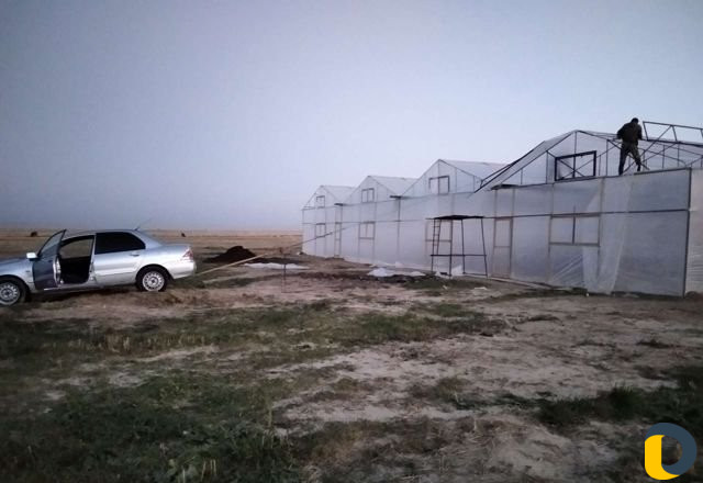 Бригада пленщиков теплиц