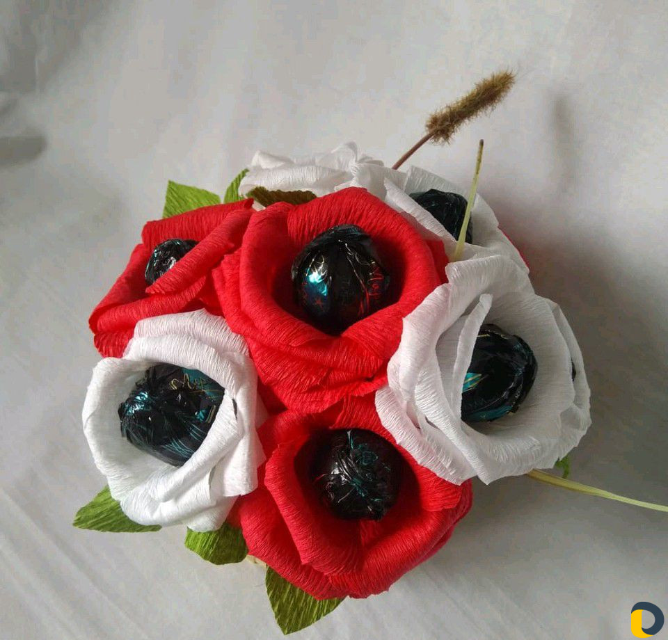 Букеты из роз в корзинке