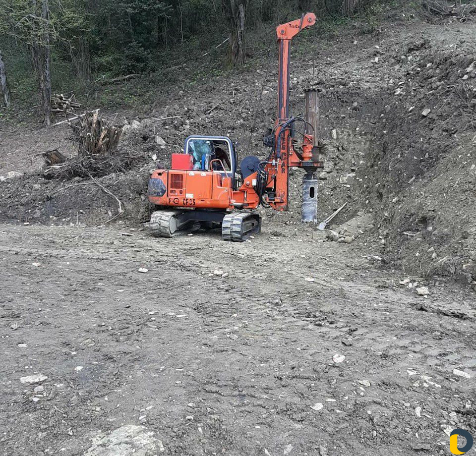 Бурение под фундамент экскаватор