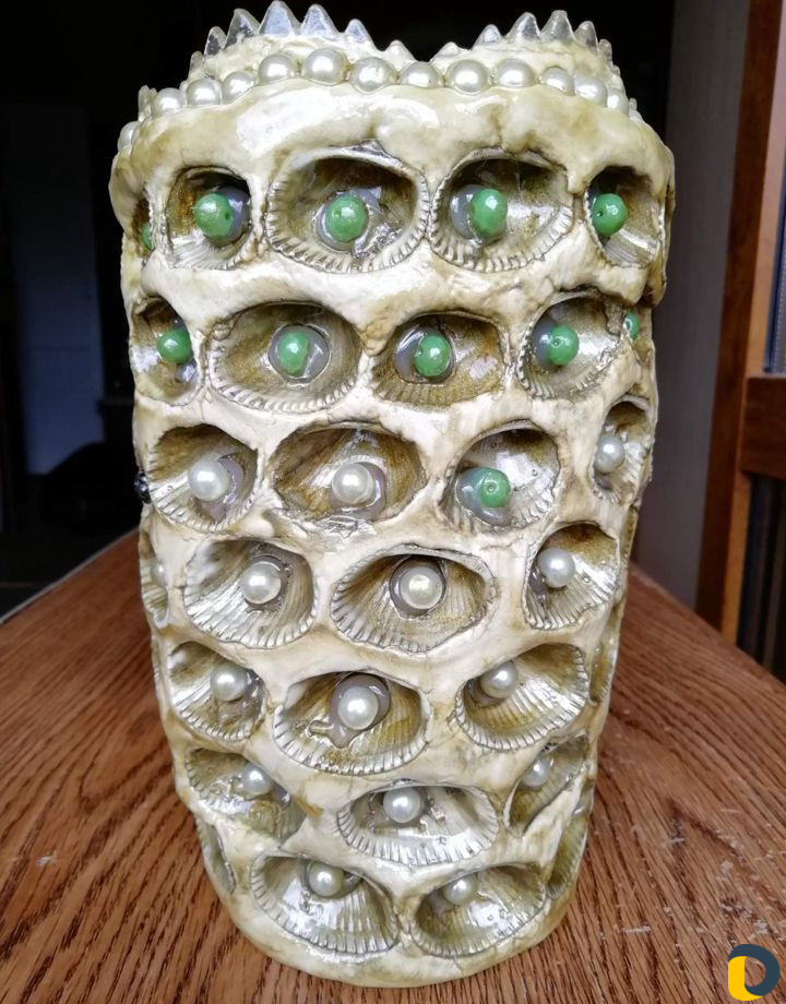 Бутылки декорированные ракушками