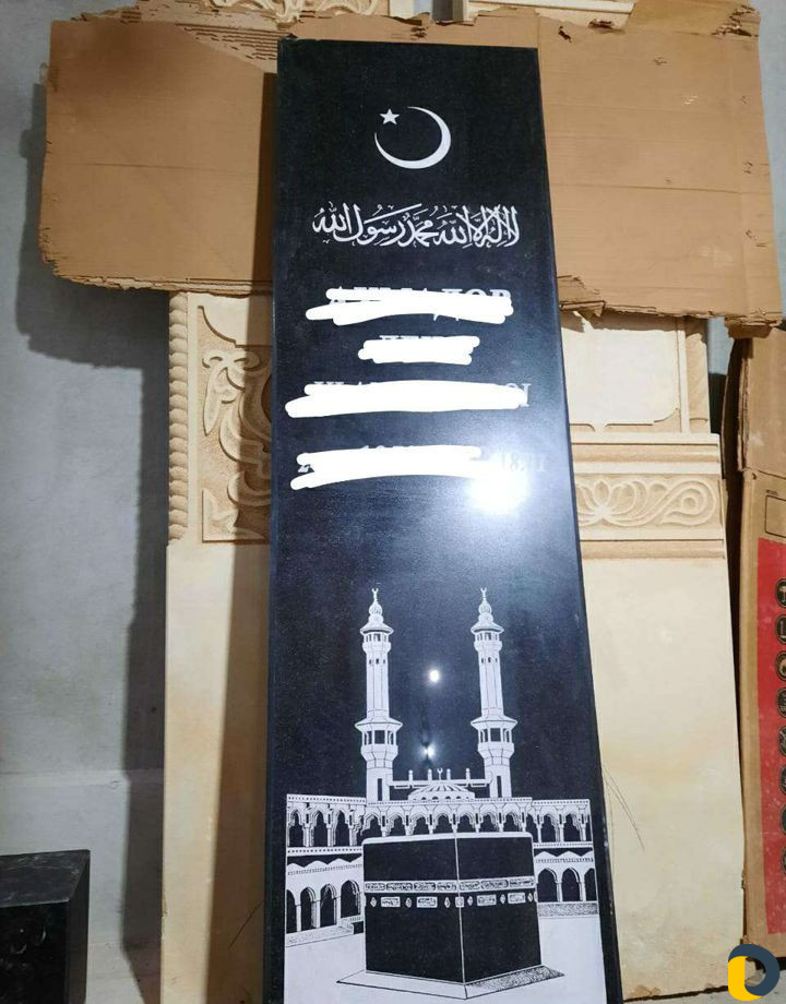 Чурт надгробия таблички крыши