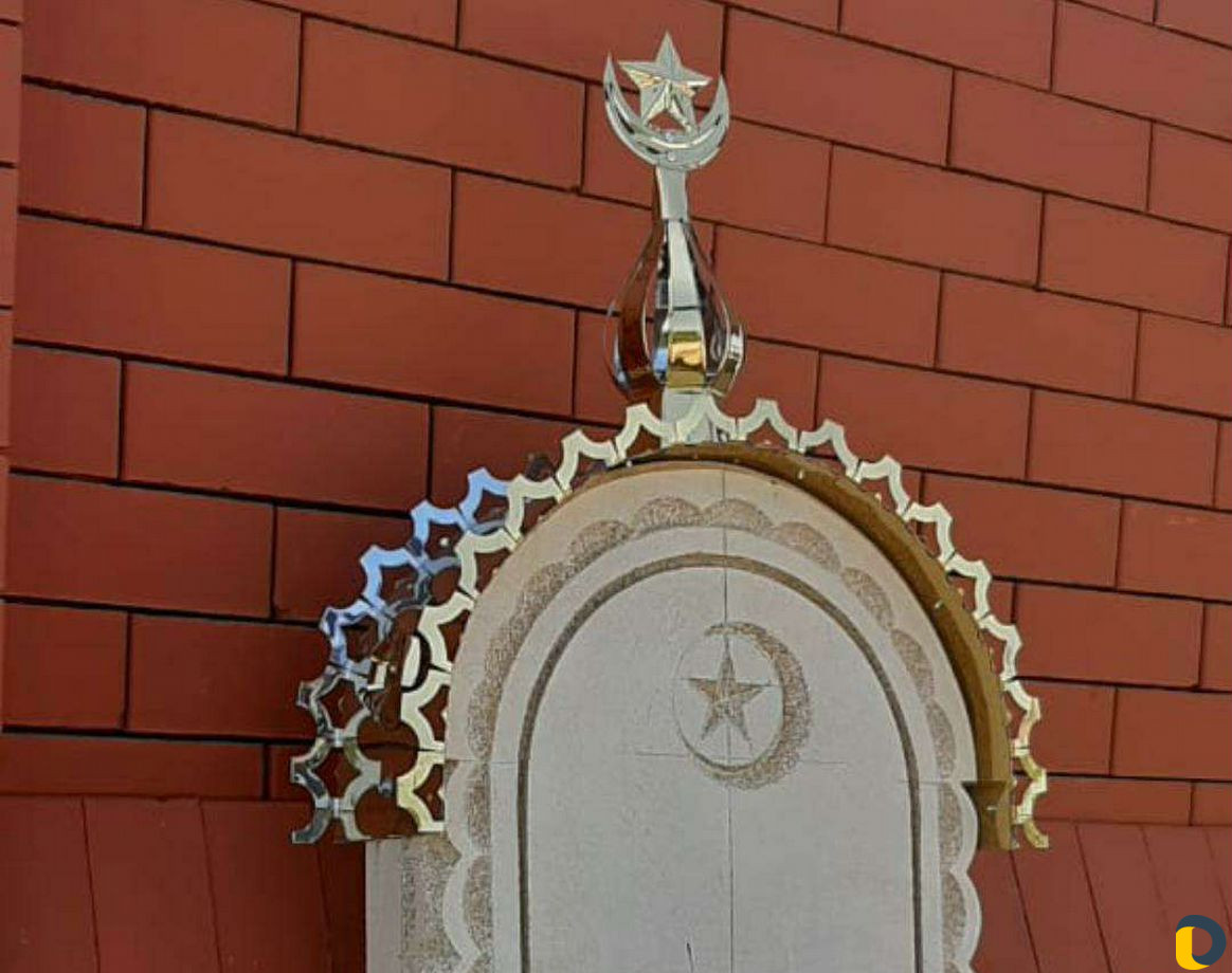 Чурт надгробия таблички крыши