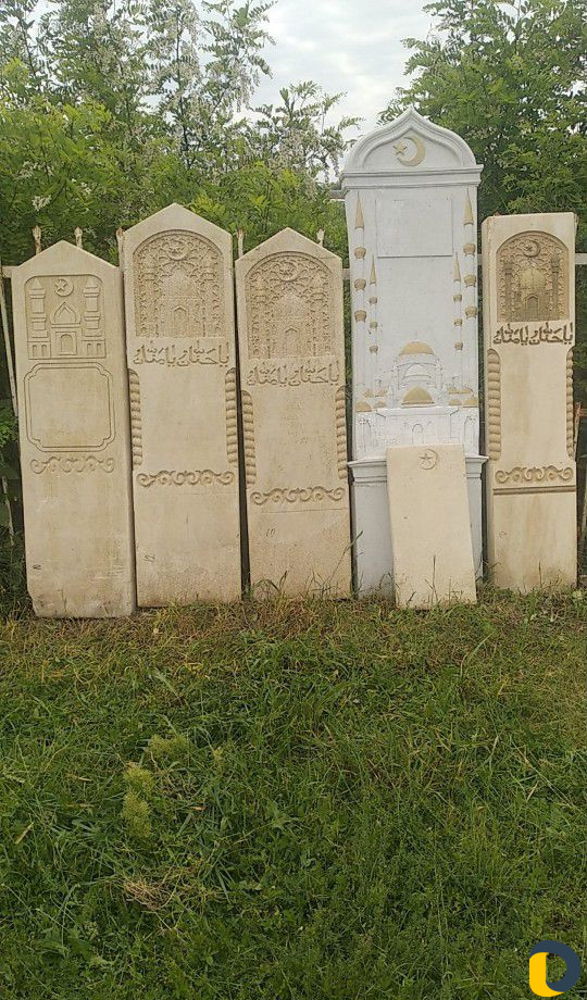 Чурт надгробия таблички крыши