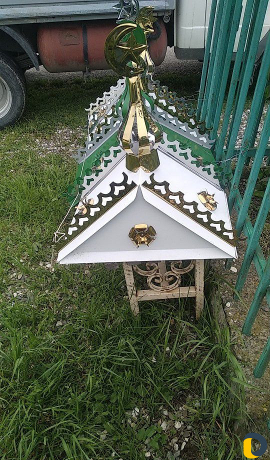 Чурт надгробия таблички крыши