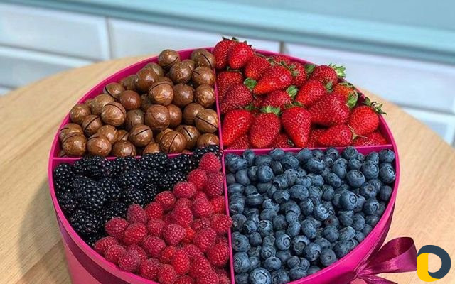 Цветы,ягодные букеты