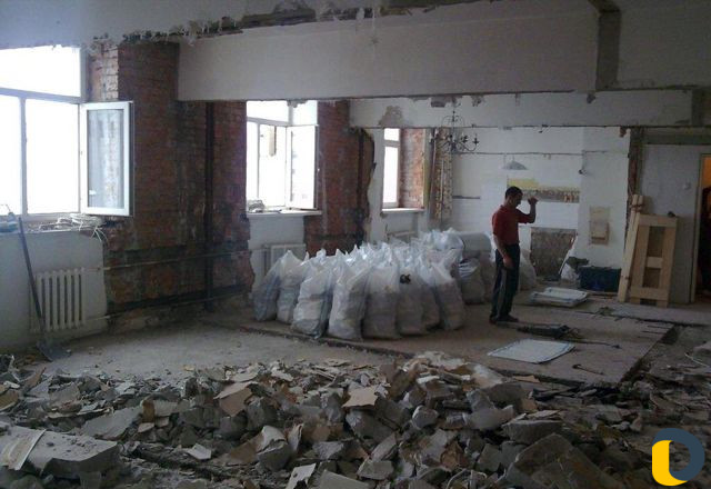 Демонтаж стен/ разрушение стен / снос домов