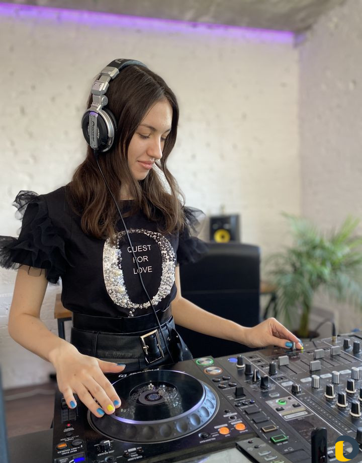 Dj