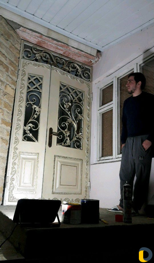 Двери решетки перила