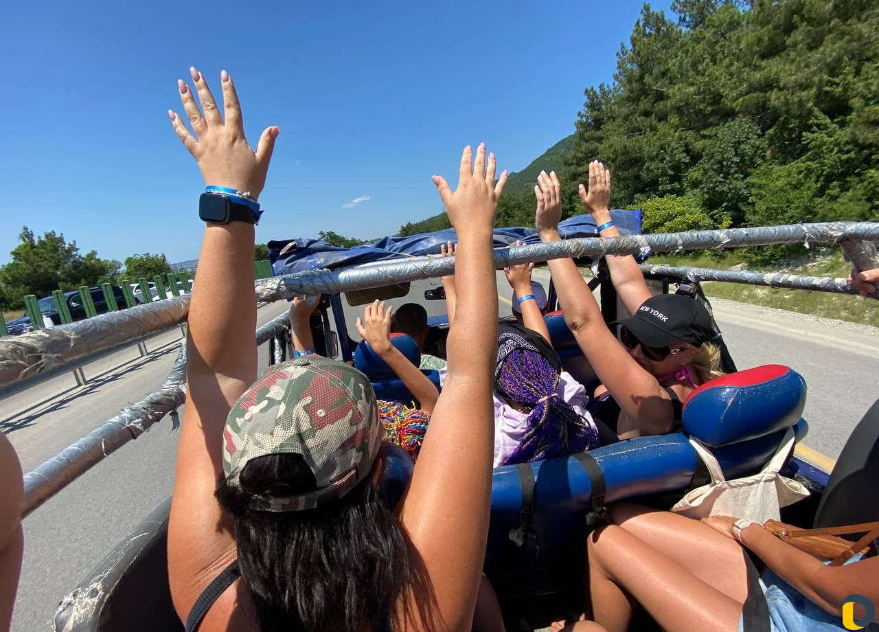 Джиппинг в горы, дольмены, водопады экскурсия