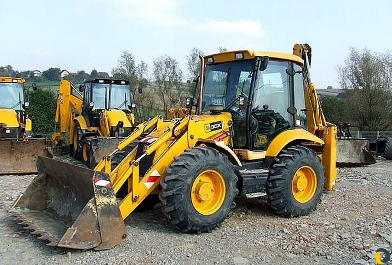 Экскаватор погрузчик JCB с гидромолотом