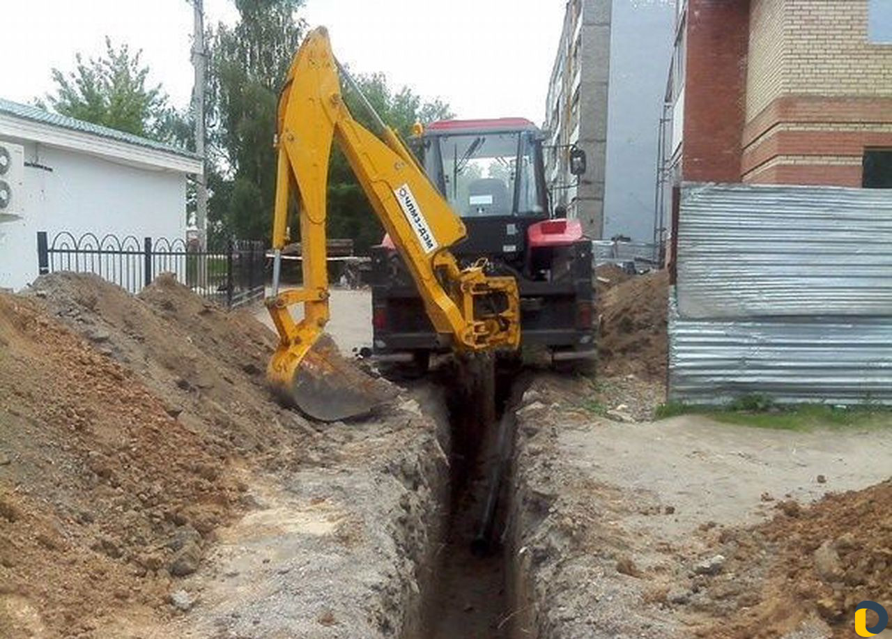 Экскаватор-погрузчик сдаю в аренду