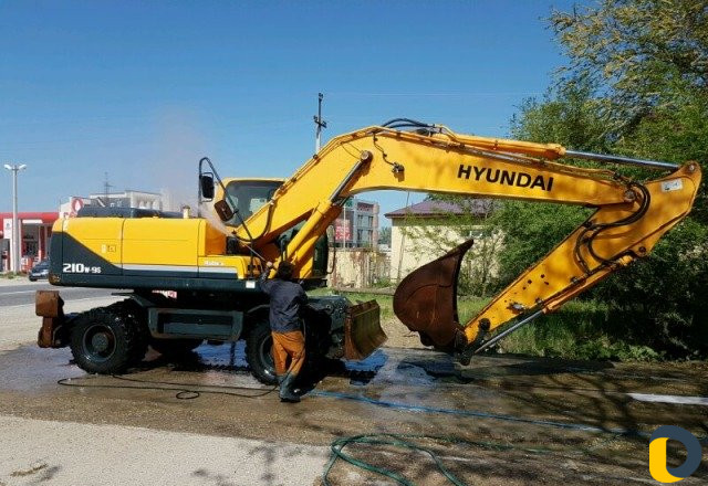 Экскаваторы колесный Hyundai, гусеничный Hitachi