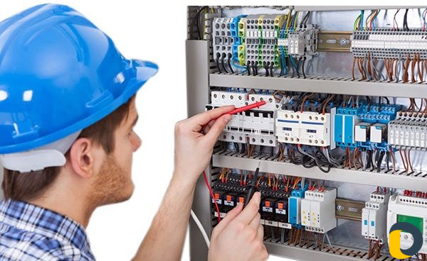 Электрик с высшим образованием